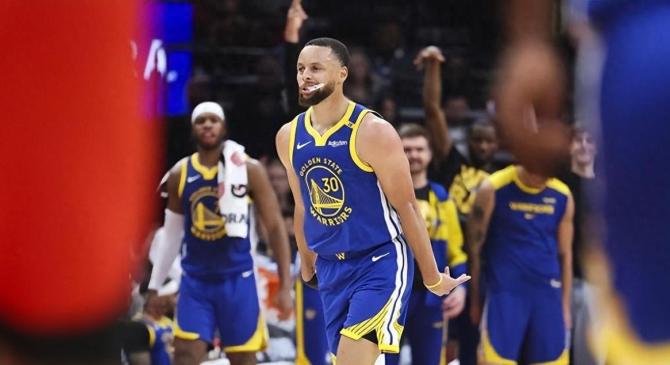 关于库里在勇士比赛中赛事规则更新，战术调整引发热议！的信息