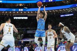 爱游戏包含亚冠今晚再迎强敌，广厦男篮再遭质疑，主帅态度——更衣室稳定，身体对抗强度拉满的词条